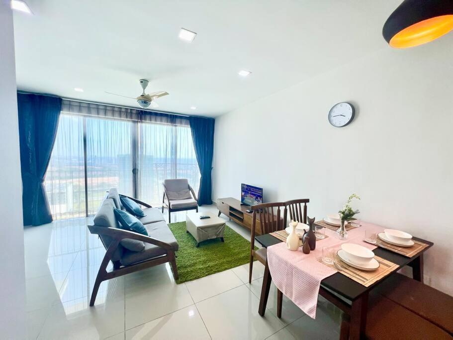 T3 1-10 Pax Trefoil 2Room Setia Alam Cozy Home Wifi Tv Exterior photo